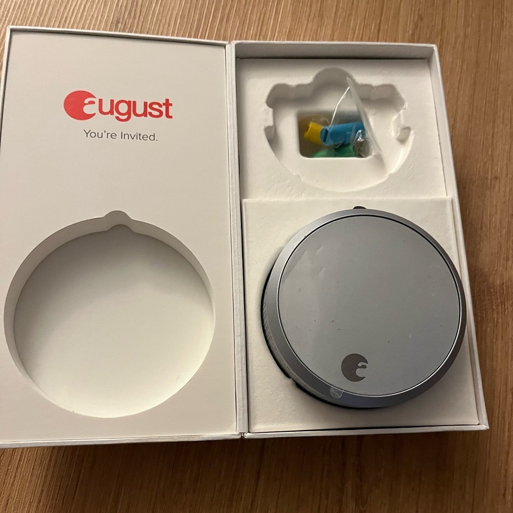 Smart Lock - White/Silver - Picture 2 of 2